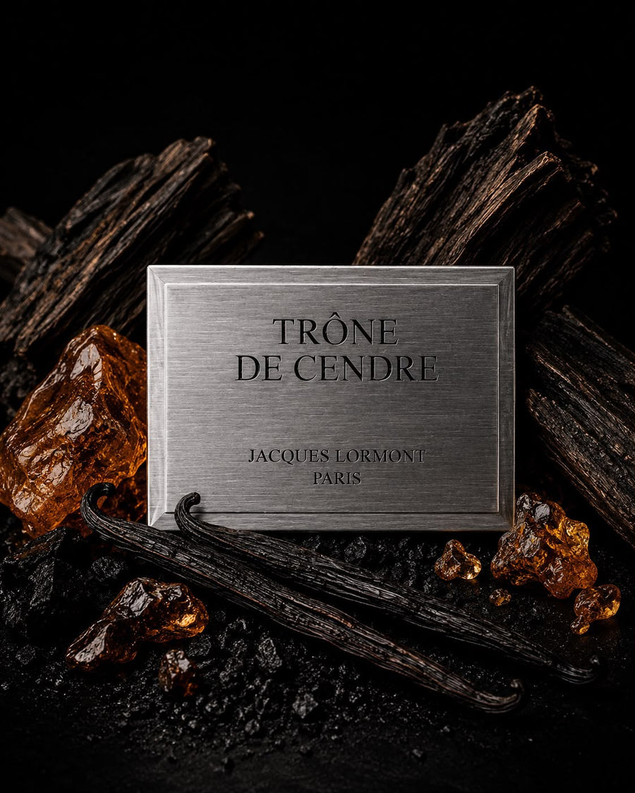 Plaque Trône de Cendre Lormont avec vanille, ambre et bois de oud sur fond noir